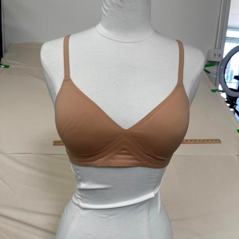 NWT Tan V-Neck Underwire Bra with Removable Pads